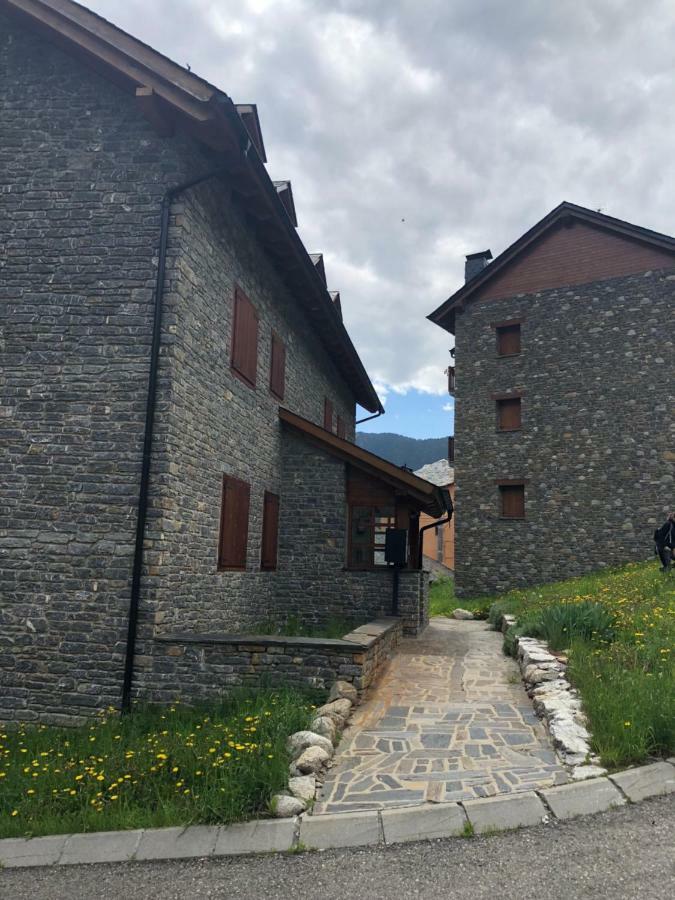 Le Petit Espot Apartment Екстериор снимка
